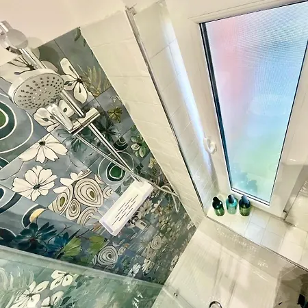 Torpigna Vibes Well Connected To Center *